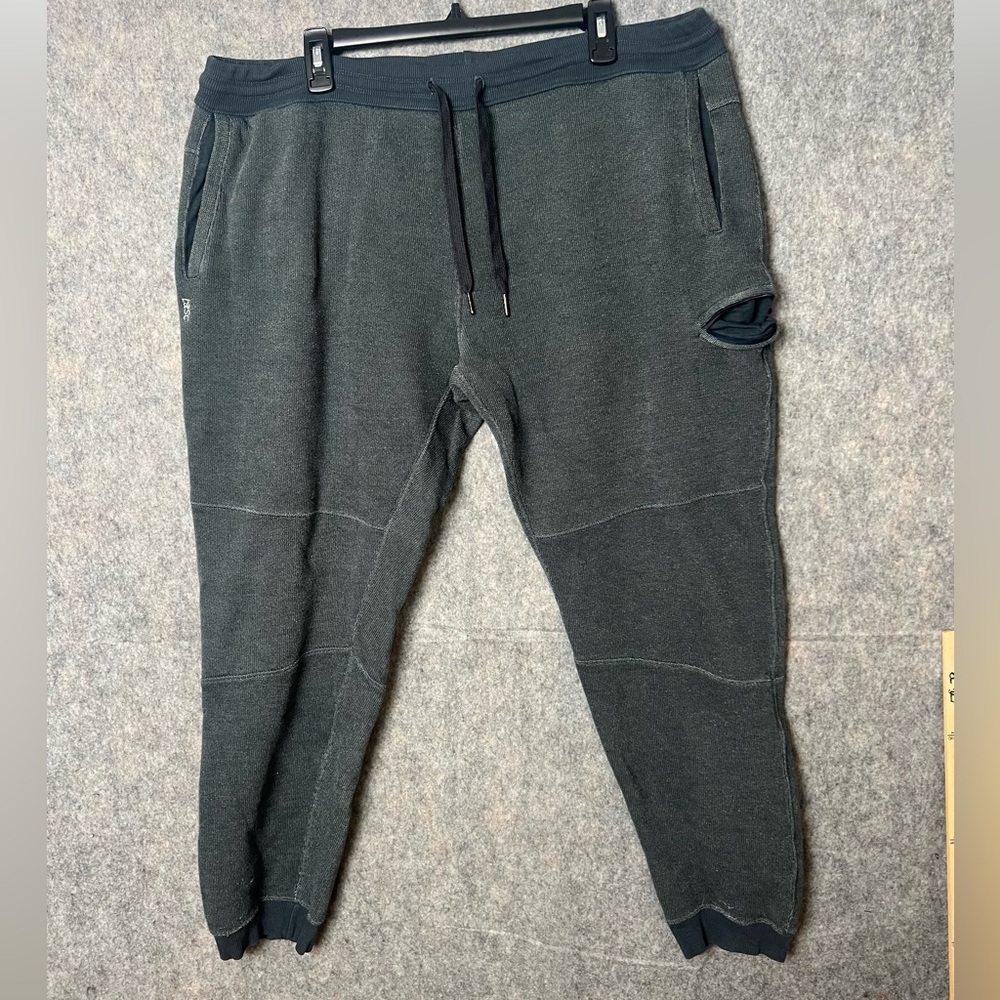 Tasc Performance Men's Size‎ XXL  Dark Gray Jogger Pants with pockets